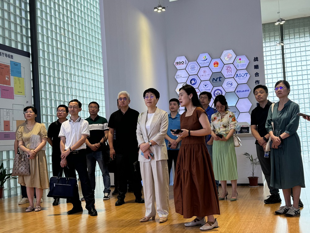 民革浙江省委会副主委、宁波市副市长金珊一行莅临柯力传感考察调研